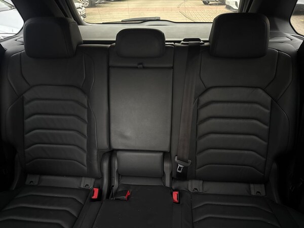 Used Volkswagen Touareg 2019 for sale - 76268373: Photo 16