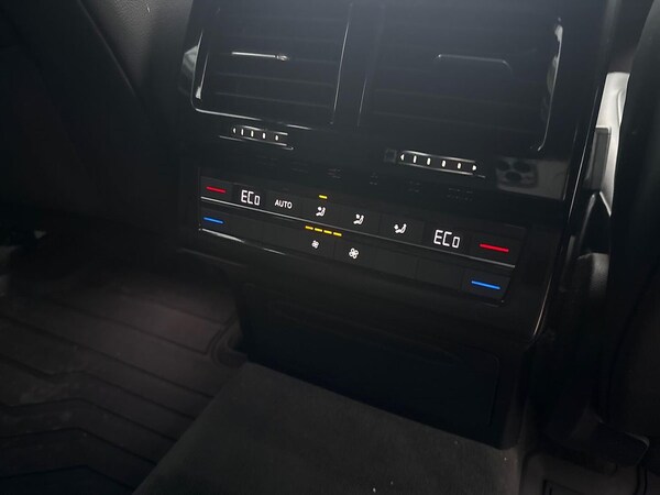 Used Volkswagen Touareg 2019 for sale - 76268373: Photo 30