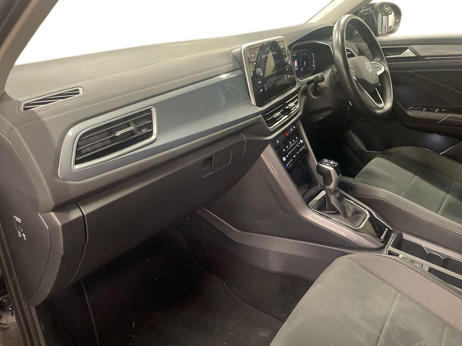 Used Volkswagen T-Roc 2022 for sale - 77023471: Photo 9