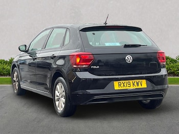 Used Volkswagen Polo 2019 for sale - 76837137: Photo