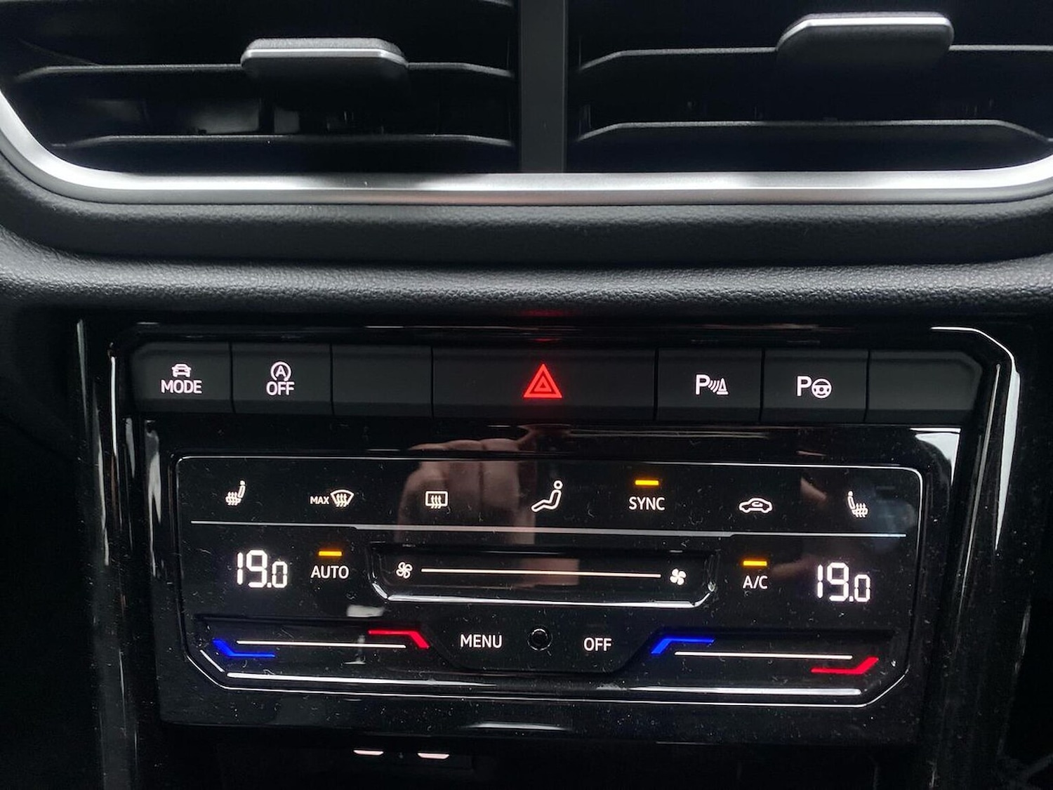 Used Volkswagen T-Roc 2026 for sale - 77802146: Photo 12