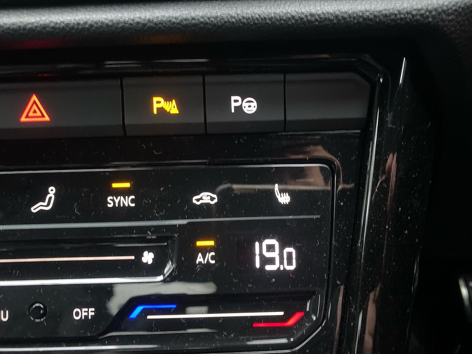 Used Volkswagen T-Roc 2026 for sale - 77802146: Photo 25