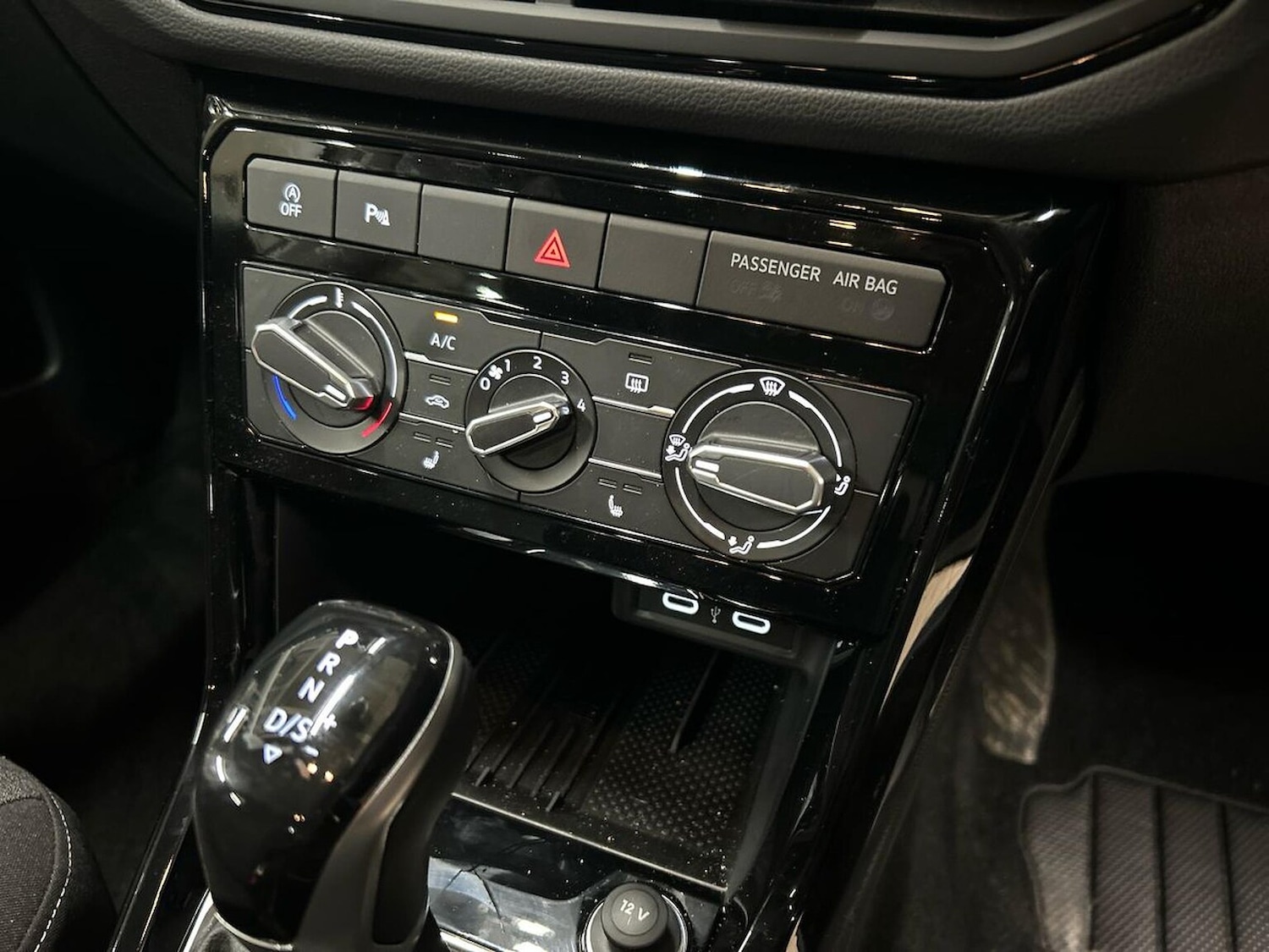 Used Volkswagen T-Cross 2025 for sale - 76837140: Photo 12