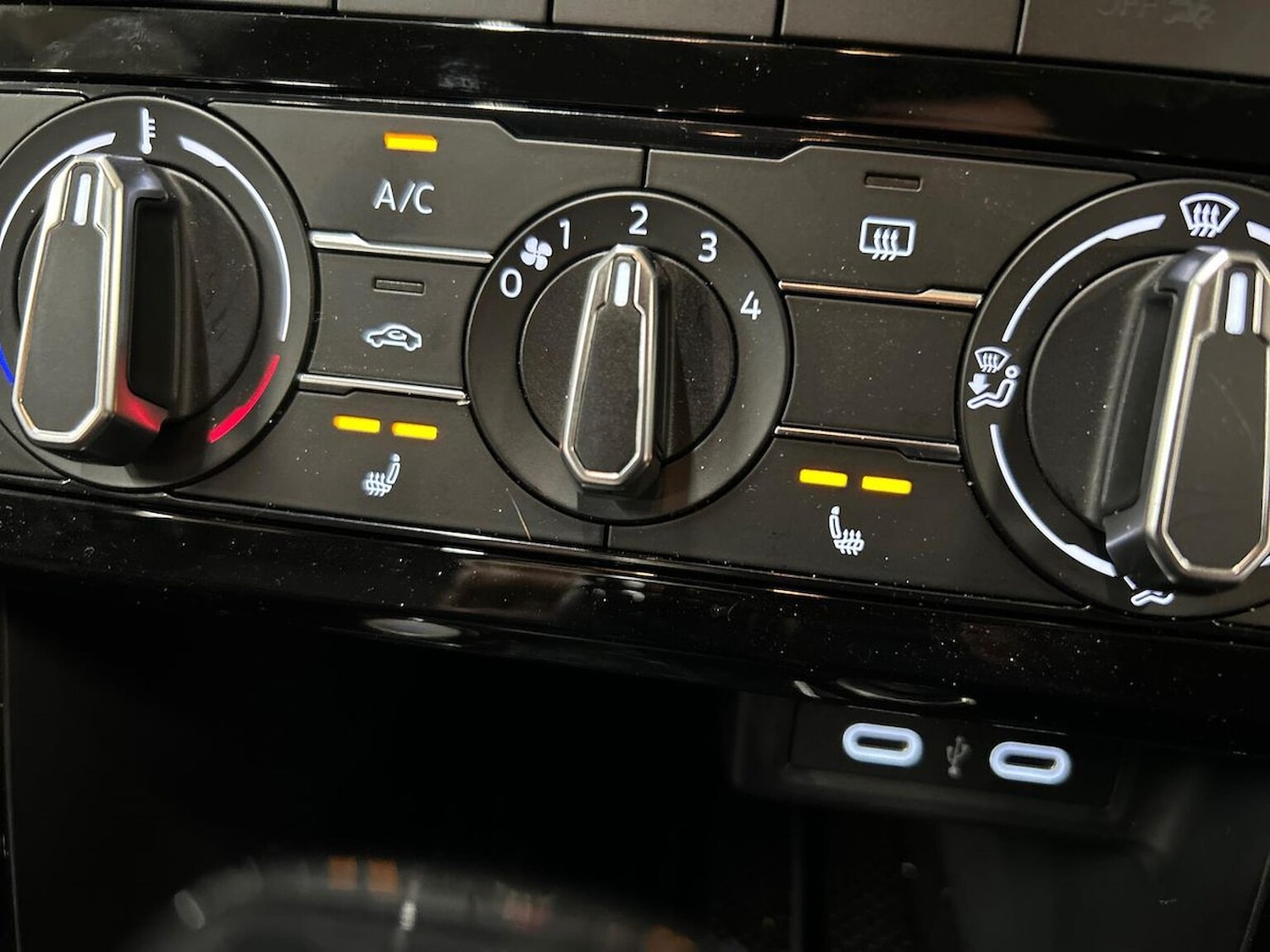 Used Volkswagen T-Cross 2025 for sale - 76837140: Photo 25