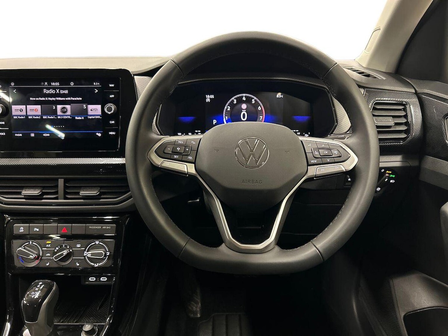 Used Volkswagen T-Cross 2025 for sale - 76837140: Photo 9