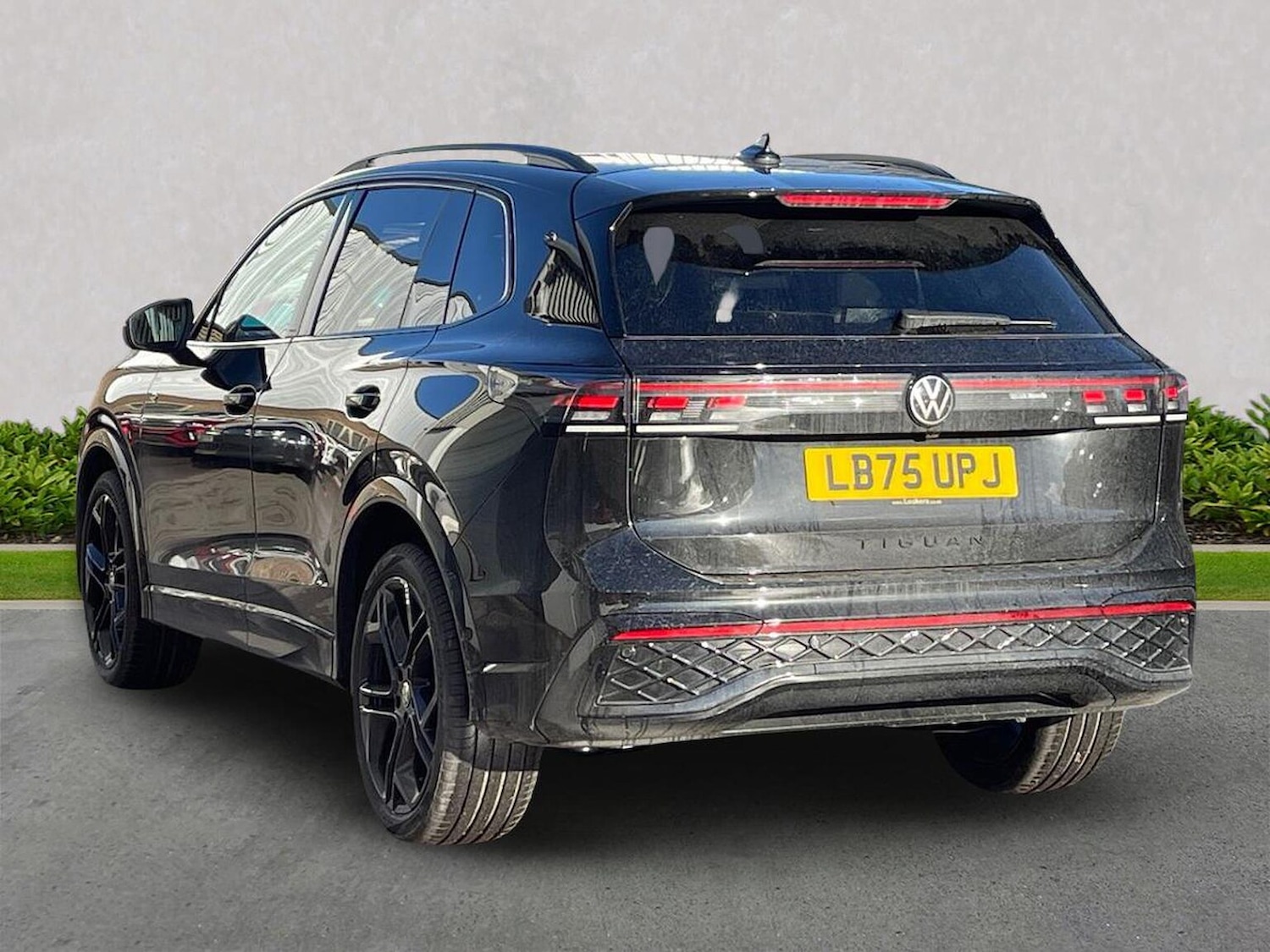 Used Volkswagen Tiguan 2025 for sale - 77555285: Photo 2