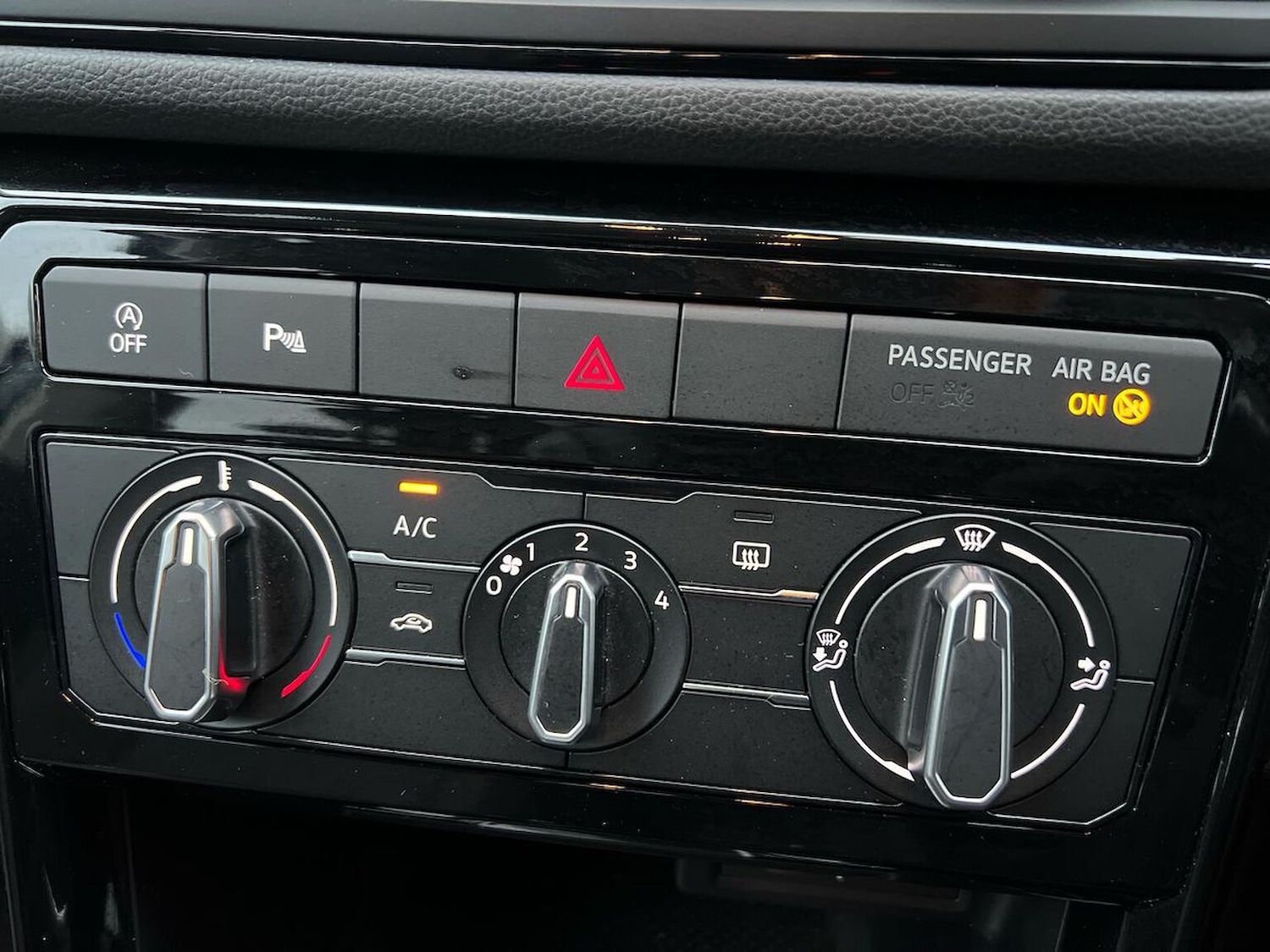 Used Volkswagen T-Cross 2024 for sale - 76577293: Photo 12