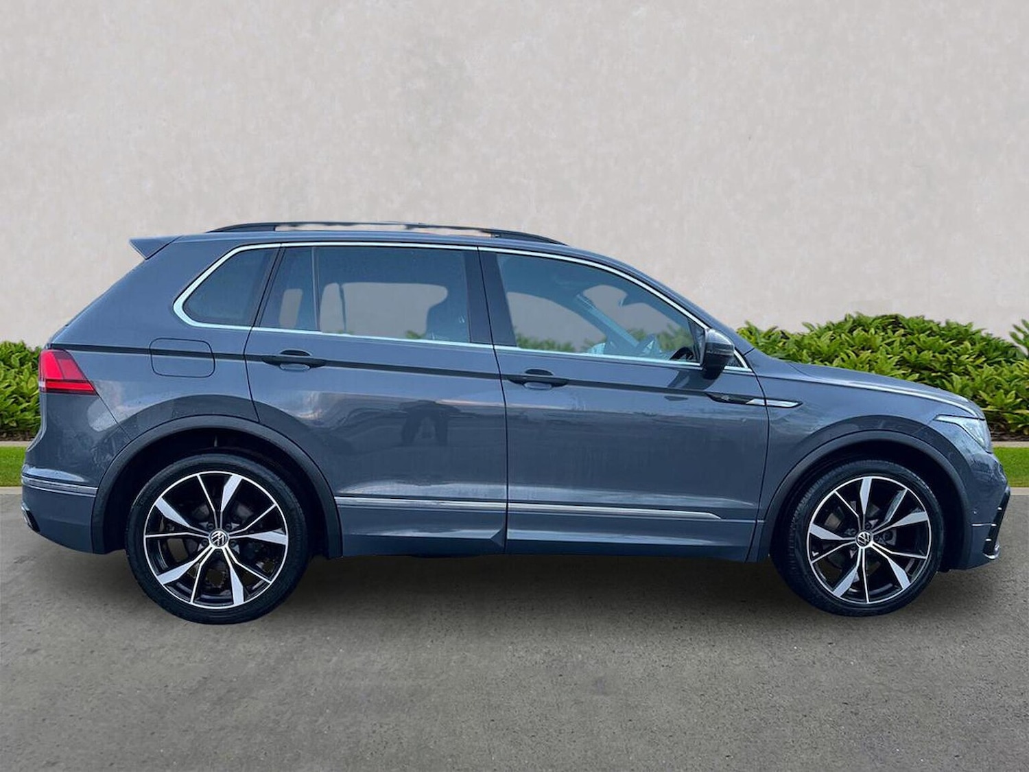 Used Volkswagen Tiguan 2021 for sale - 76951210: Photo 3