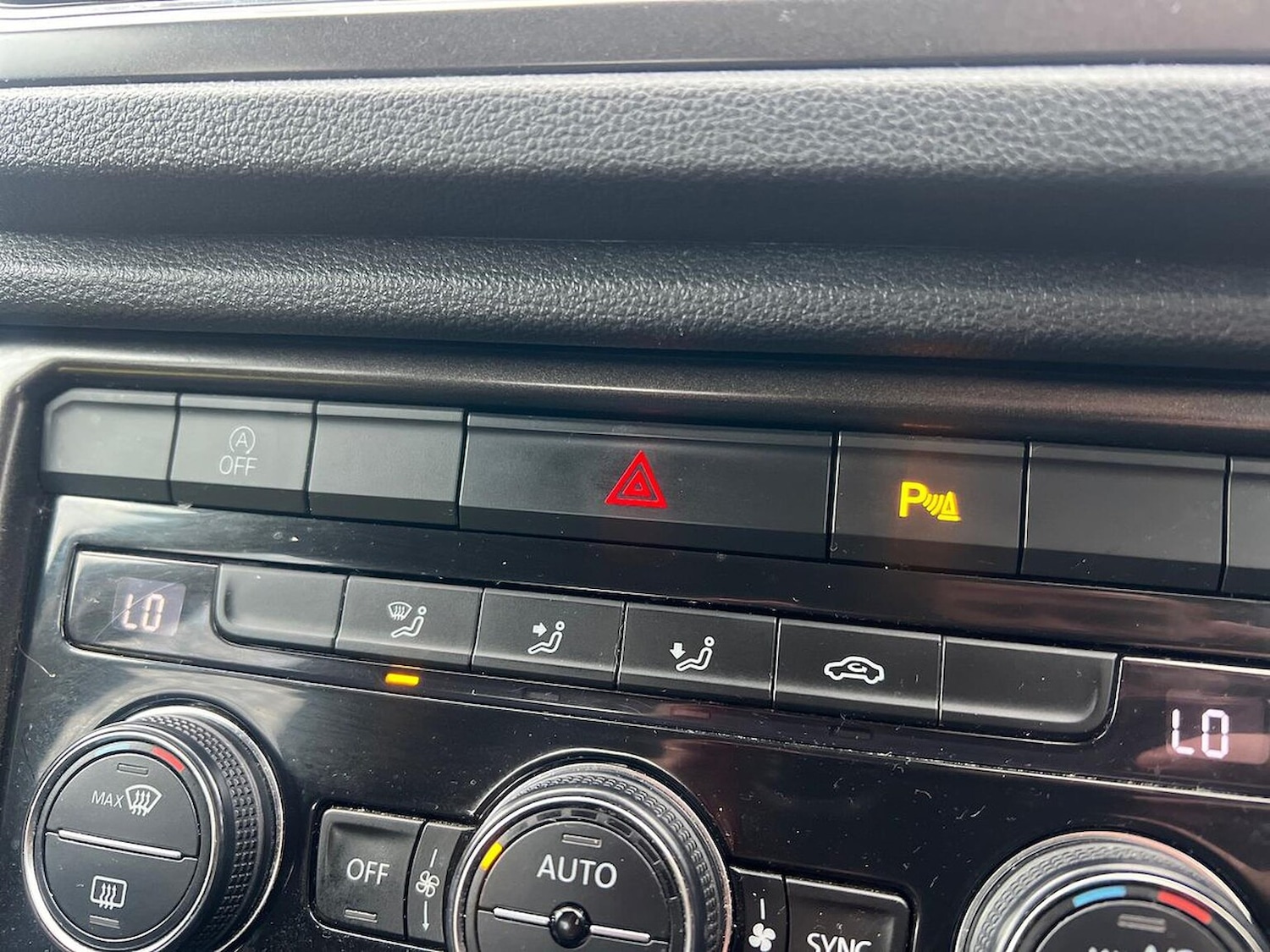 Used Volkswagen T-Roc 2019 for sale - 76735624: Photo 22