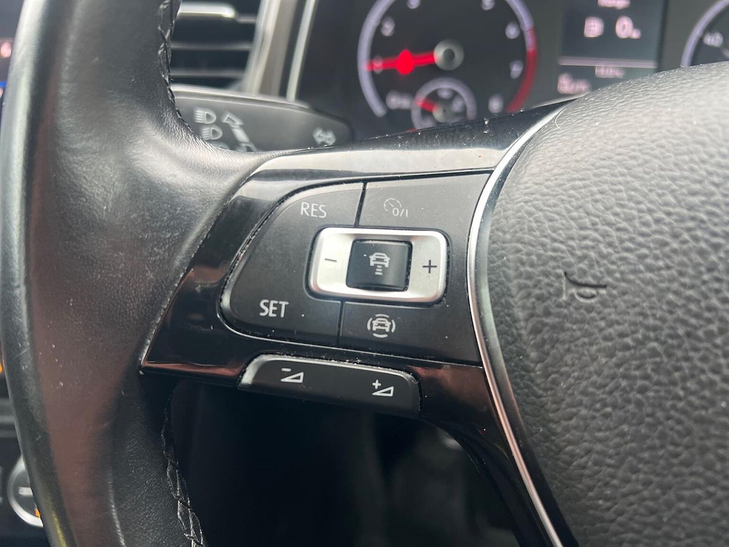 Used Volkswagen T-Roc 2019 for sale - 76735624: Photo 26