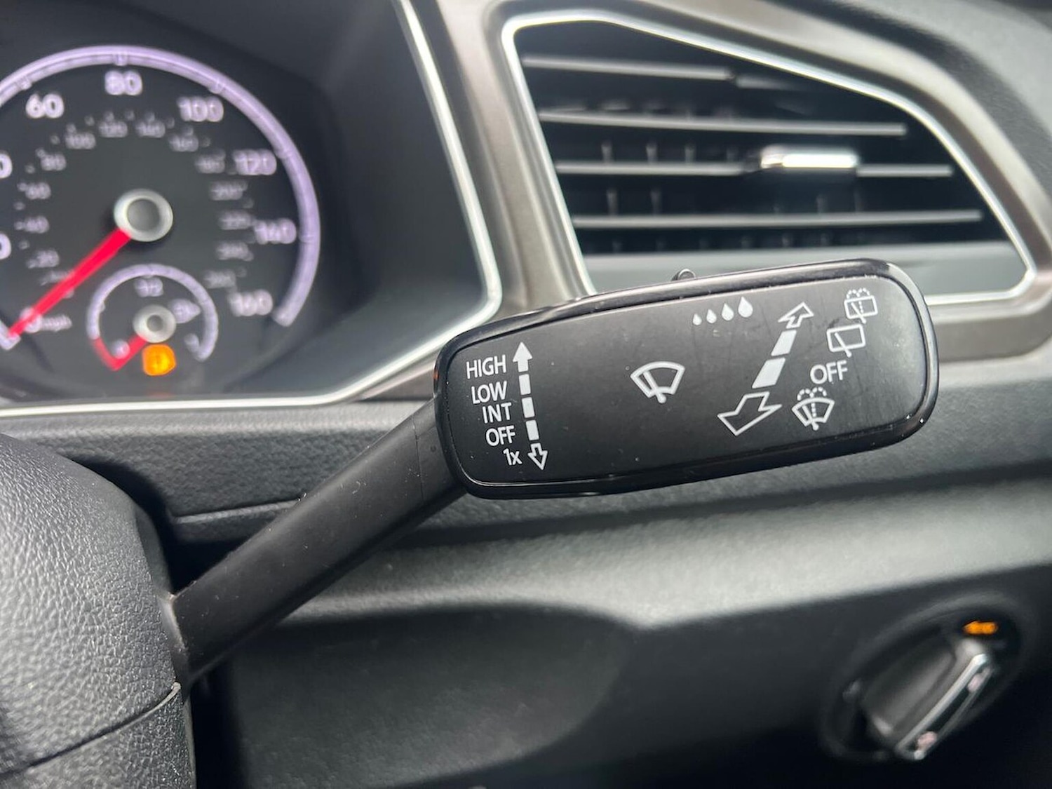 Used Volkswagen T-Roc 2019 for sale - 76735624: Photo 27