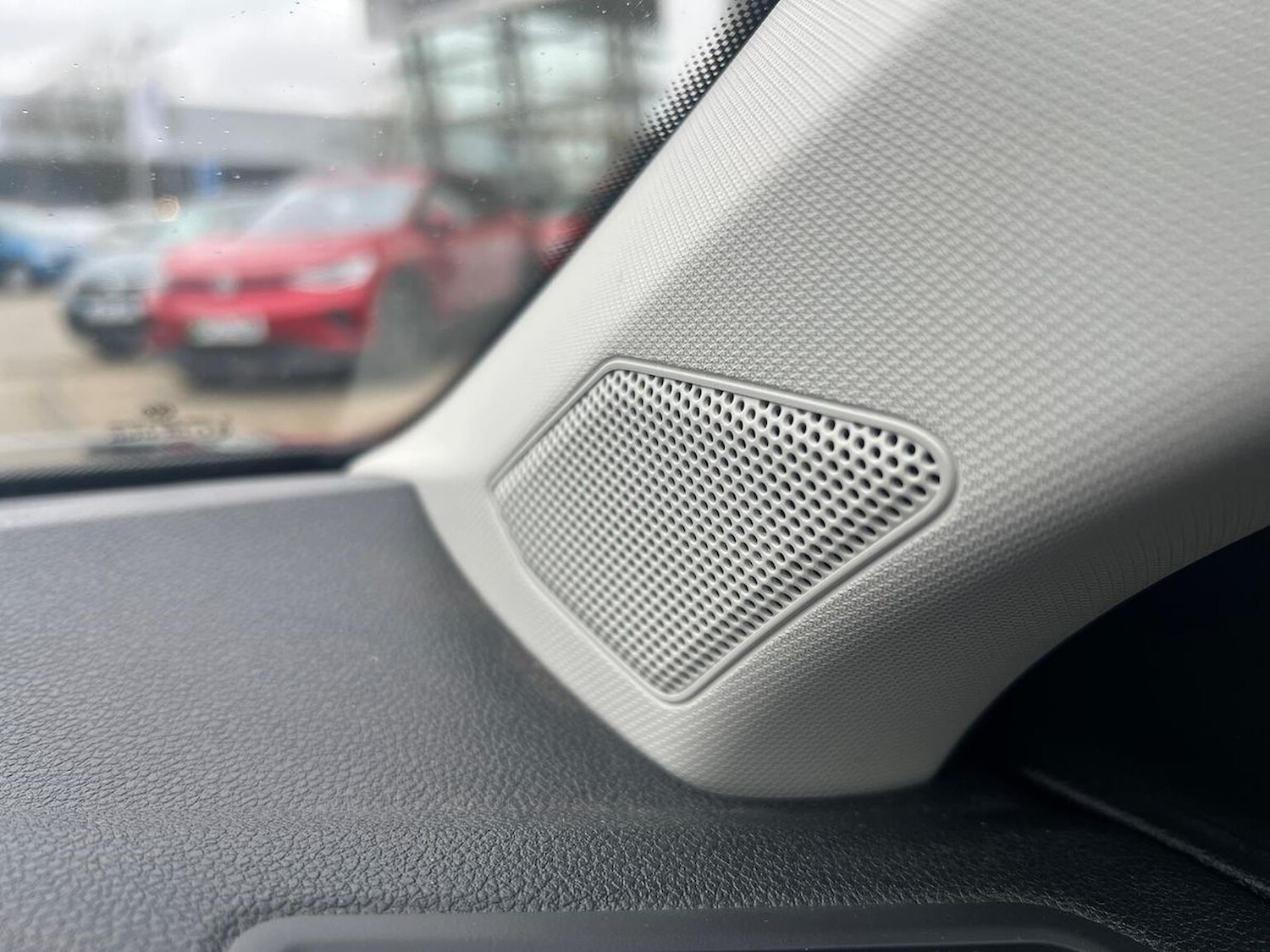 Used Volkswagen T-Roc 2019 for sale - 76735624: Photo 30