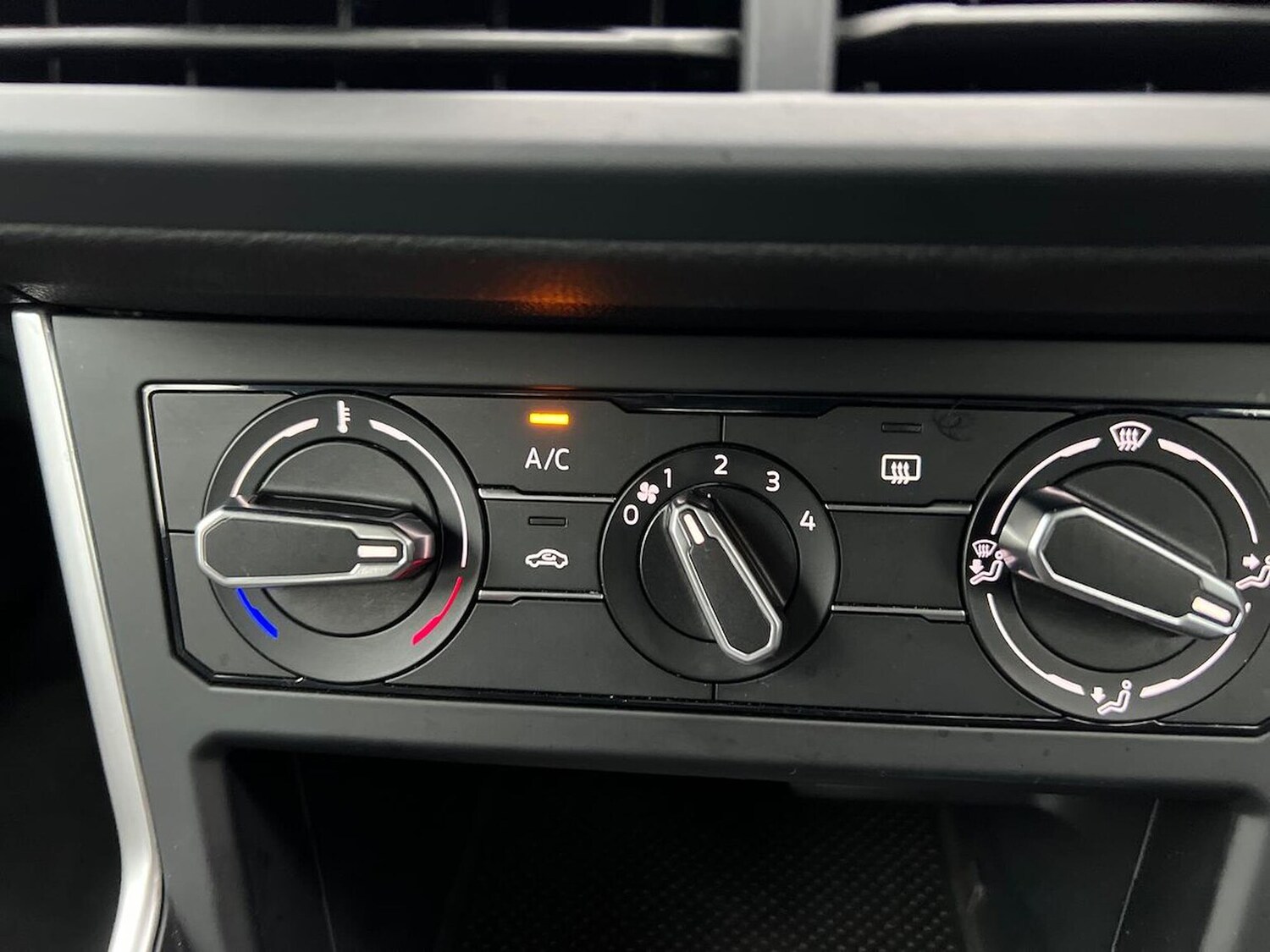 Used Volkswagen Polo 2024 for sale - 76599120: Photo 12