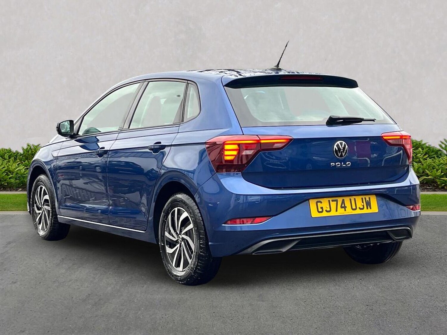 Used Volkswagen Polo 2024 for sale - 76599120: Photo 2