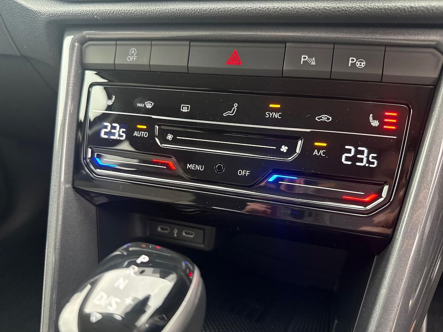 Used Volkswagen T-Roc 2025 for sale - 76263247: Photo 12