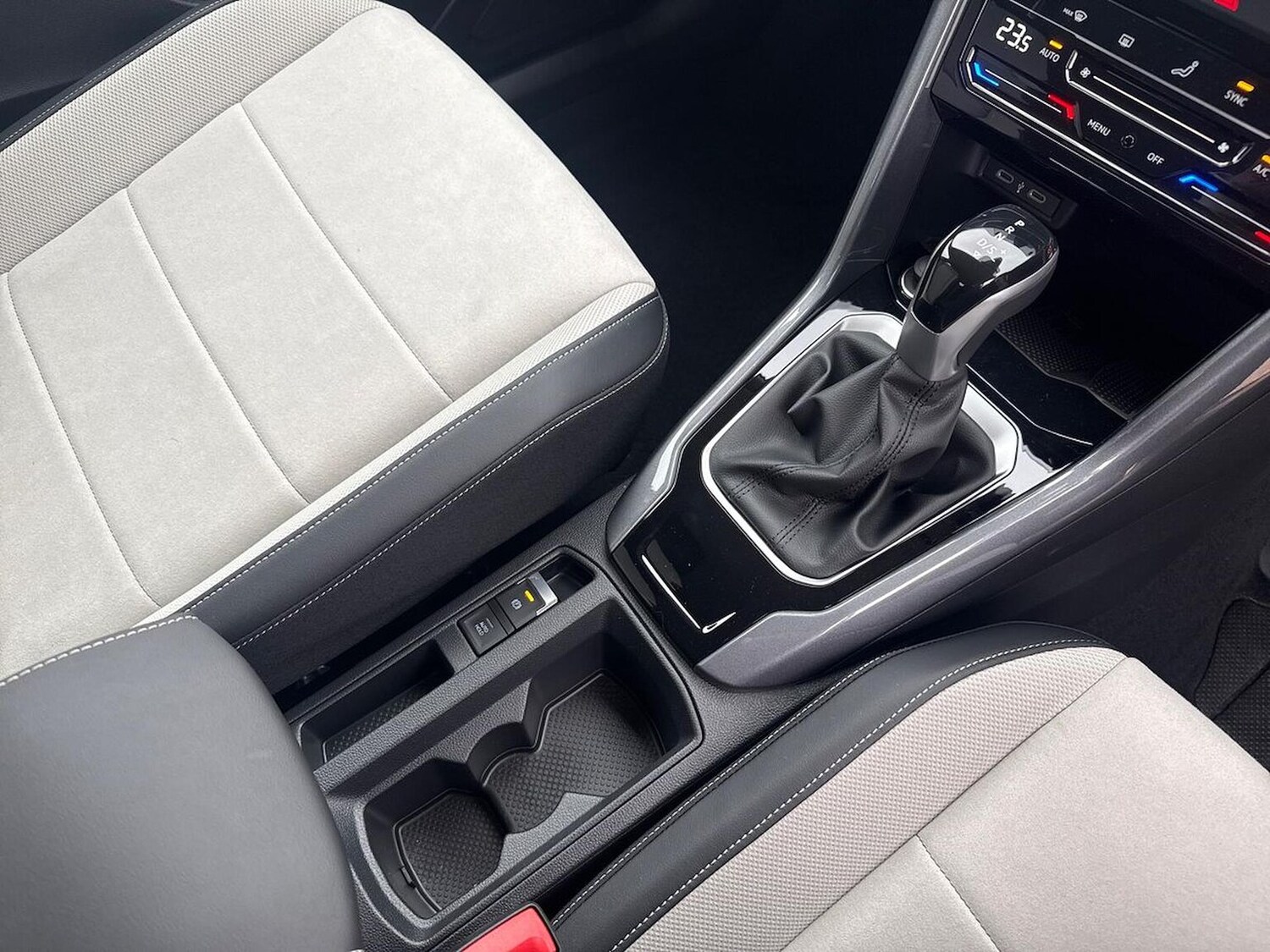 Used Volkswagen T-Roc 2025 for sale - 76263247: Photo 13