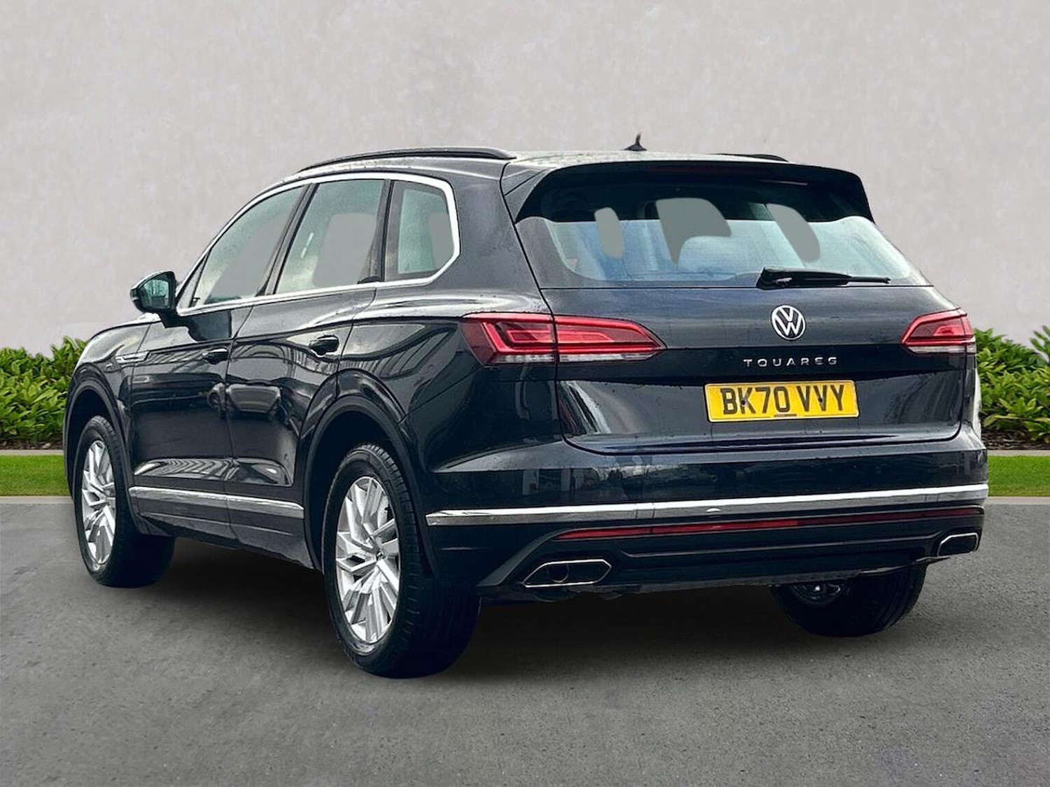 Used Volkswagen Touareg 2021 for sale - 76931609: Photo 2