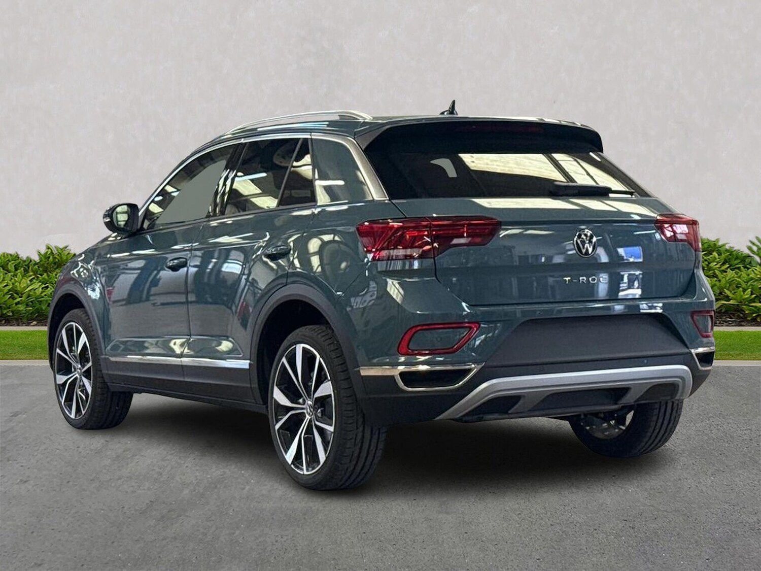 Used Volkswagen T-Roc 2025 for sale - 76287312: Photo 2
