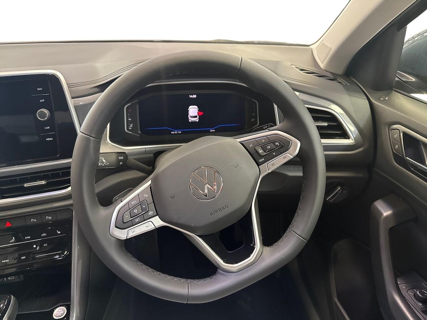 Used Volkswagen T-Roc 2025 for sale - 76287312: Photo 9