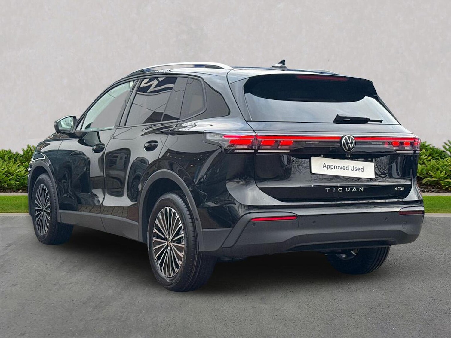 Used Volkswagen Tiguan 2025 for sale - 77528836: Photo 2