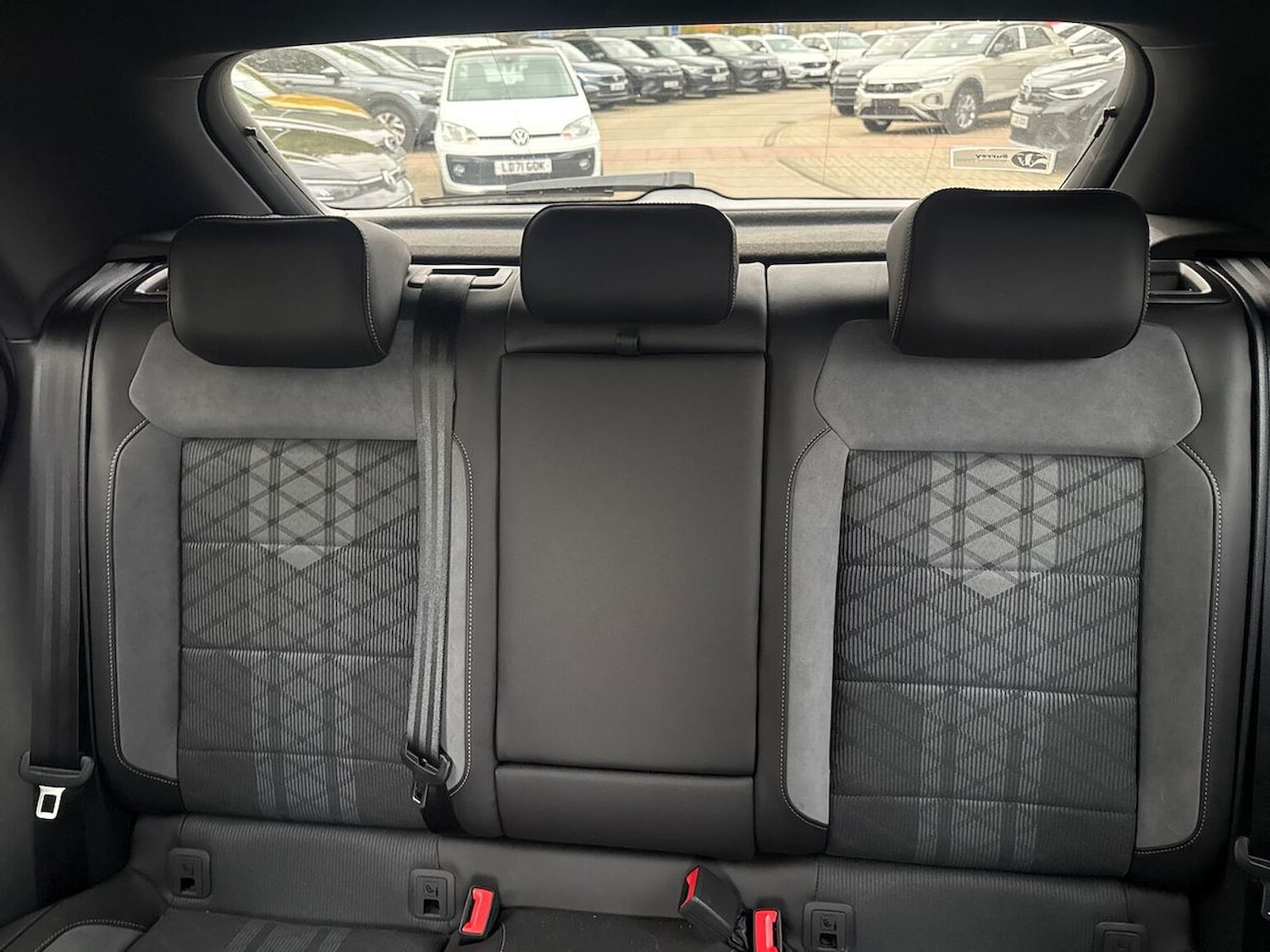 Used Volkswagen T-Roc 2023 for sale - 76287313: Photo 16