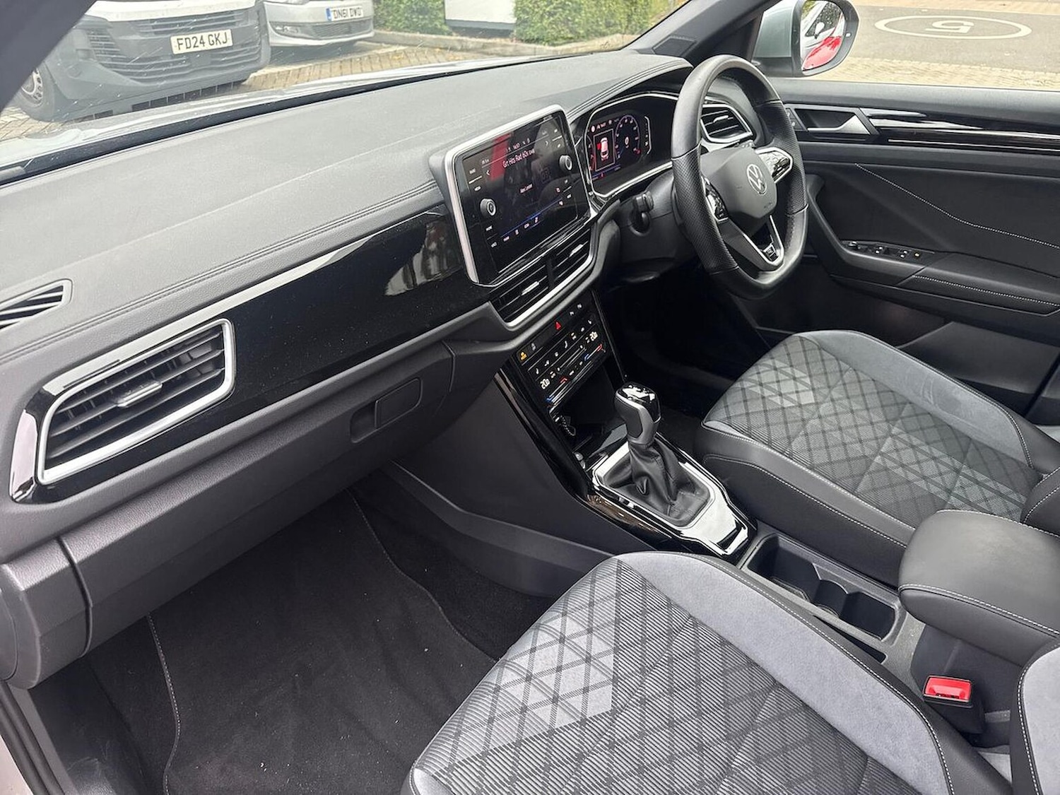 Used Volkswagen T-Roc 2023 for sale - 76287313: Photo 7