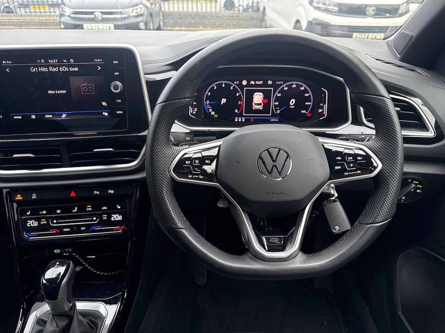 Used Volkswagen T-Roc 2023 for sale - 76287313: Photo 9