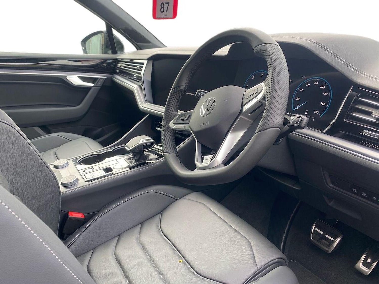 Used Volkswagen Touareg 2026 for sale - 78193839: Photo 15