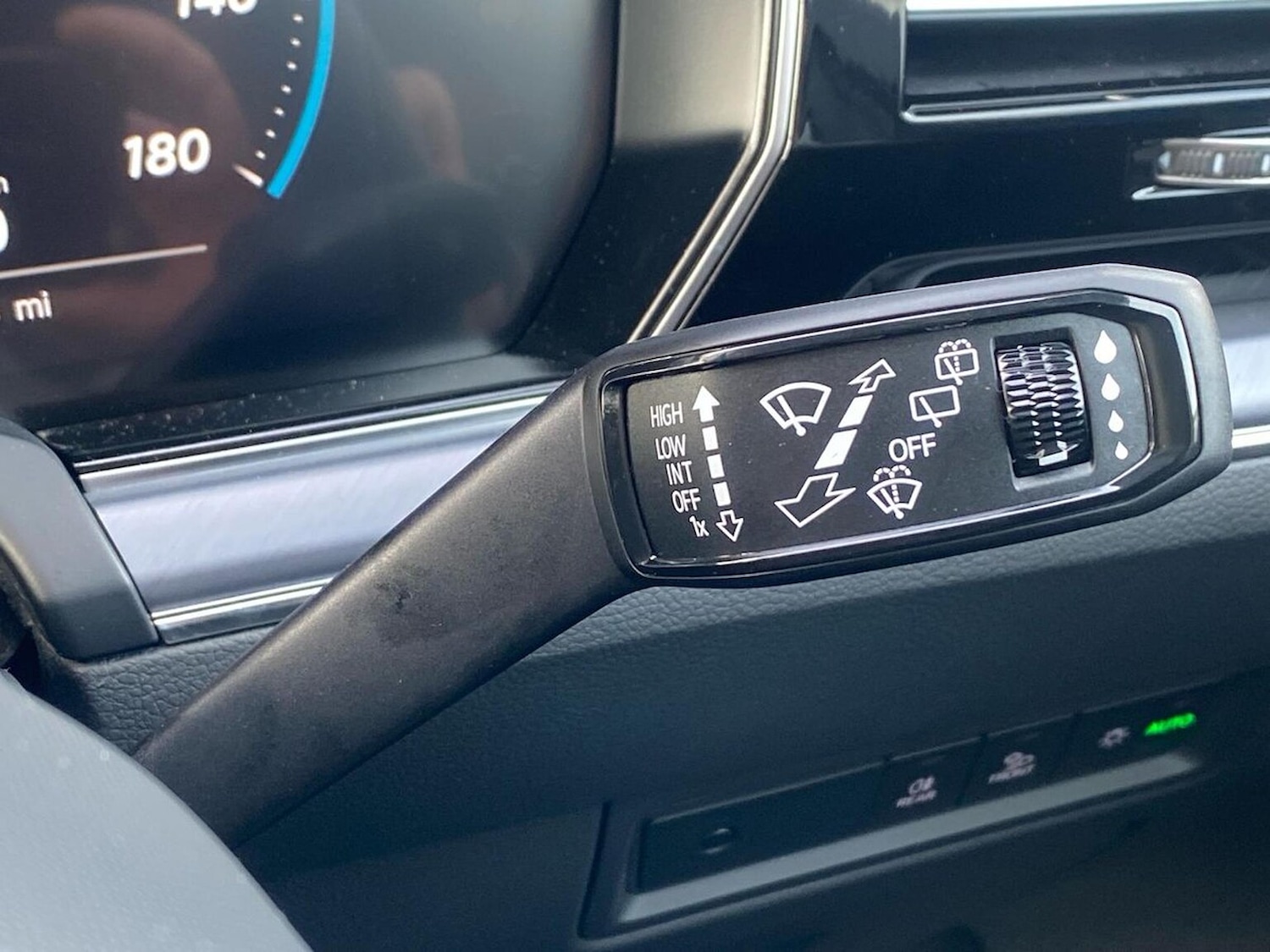 Used Volkswagen Touareg 2026 for sale - 78193839: Photo 28