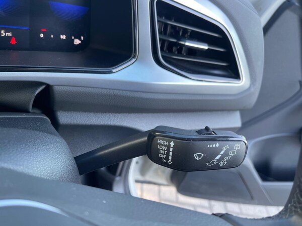 Used Volkswagen T-Roc 2023 for sale - 76016961: Photo 27