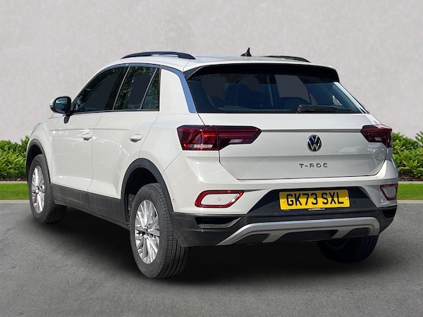 Used Volkswagen T-Roc 2023 for sale - 76016961: Photo 2