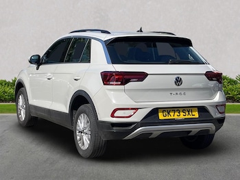 Used Volkswagen T-Roc 2023 for sale - 76016961: Photo 2