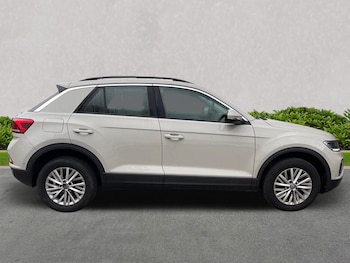 Used Volkswagen T-Roc 2023 for sale - 76016961: Photo 3