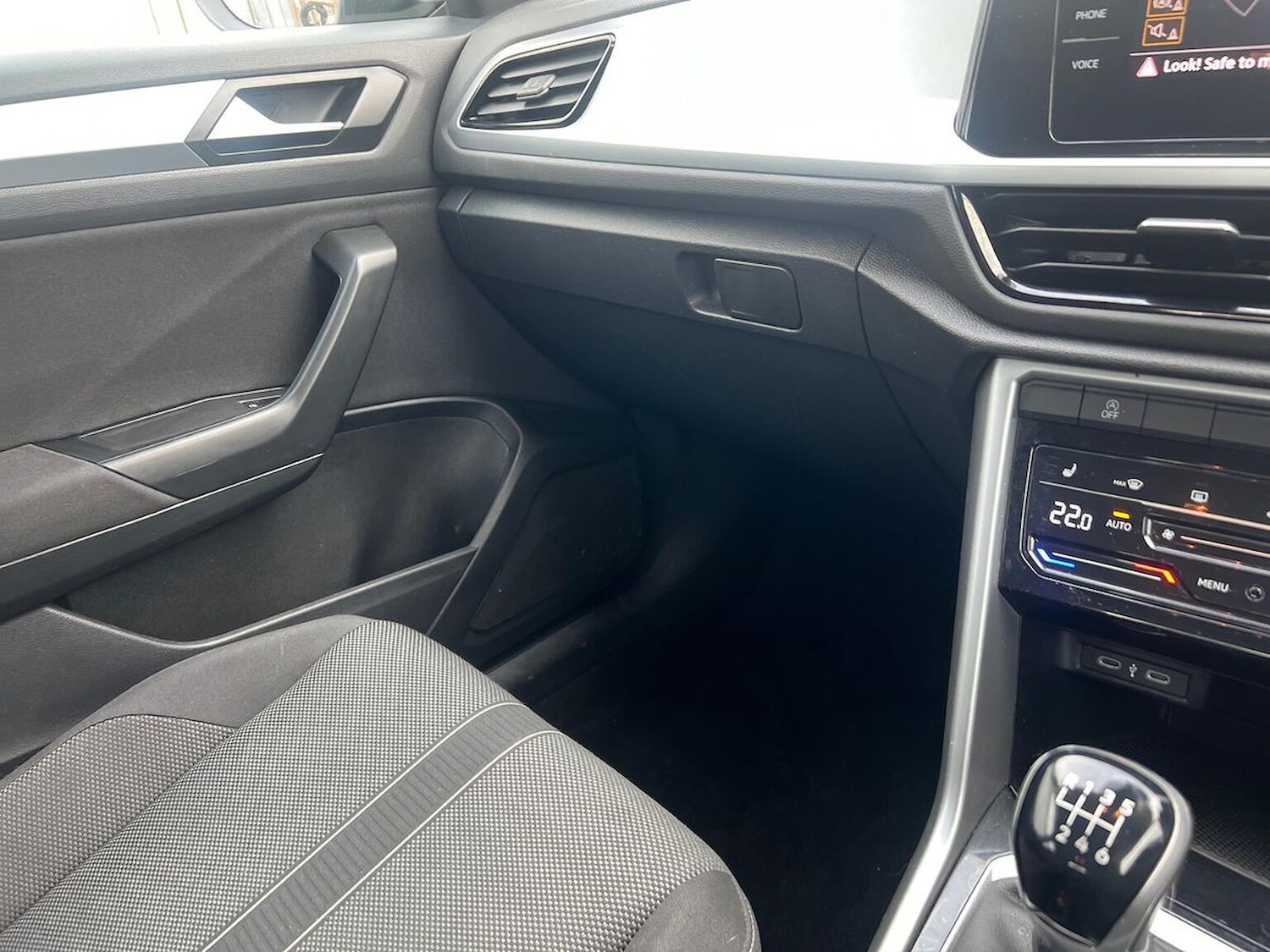 Used Volkswagen T-Roc 2023 for sale - 76518604: Photo 13