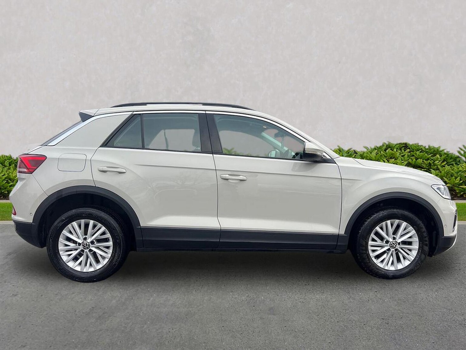 Used Volkswagen T-Roc 2023 for sale - 76518604: Photo 3
