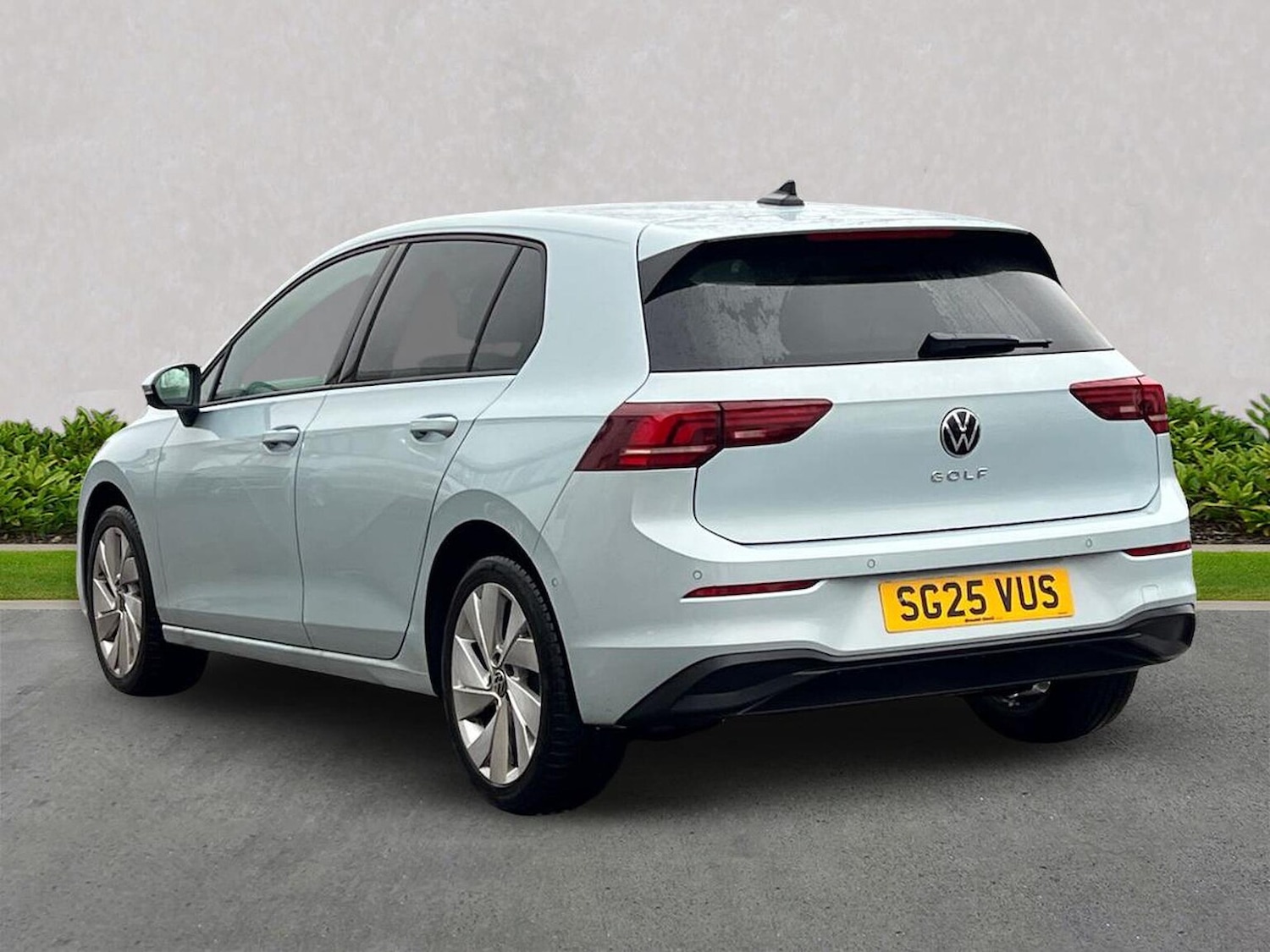 Used Volkswagen Golf 2025 for sale - 76963541: Photo 2