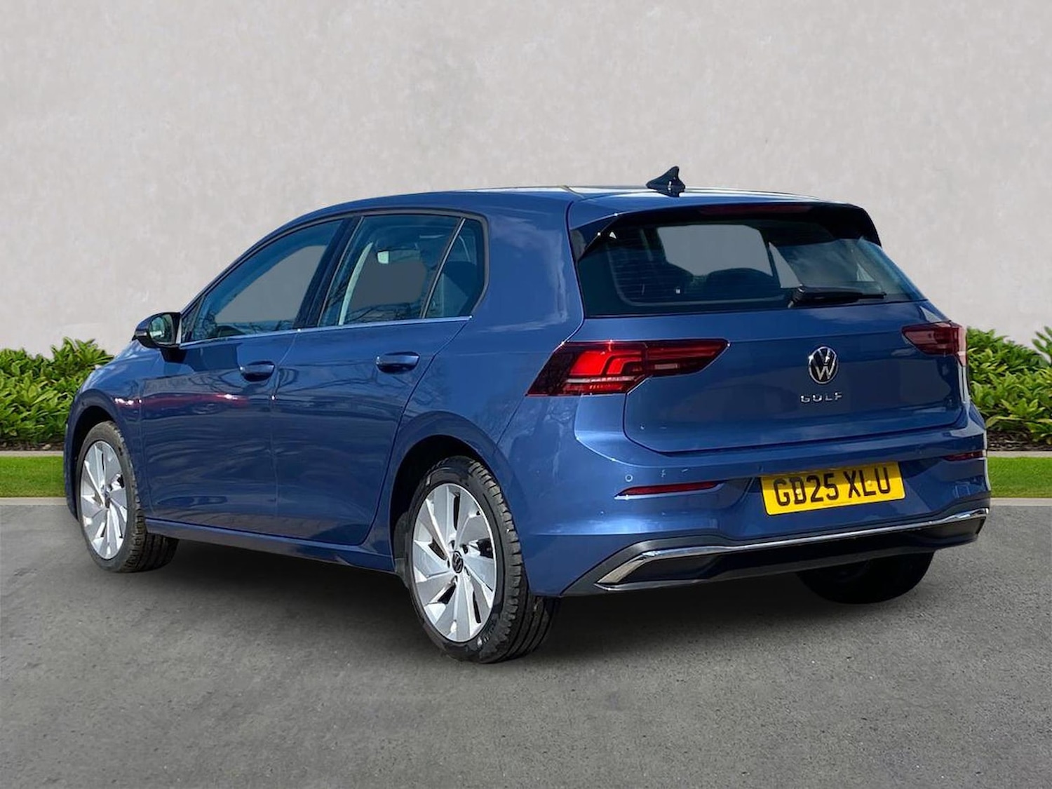 Used Volkswagen Golf 2025 for sale - 78193968: Photo 2