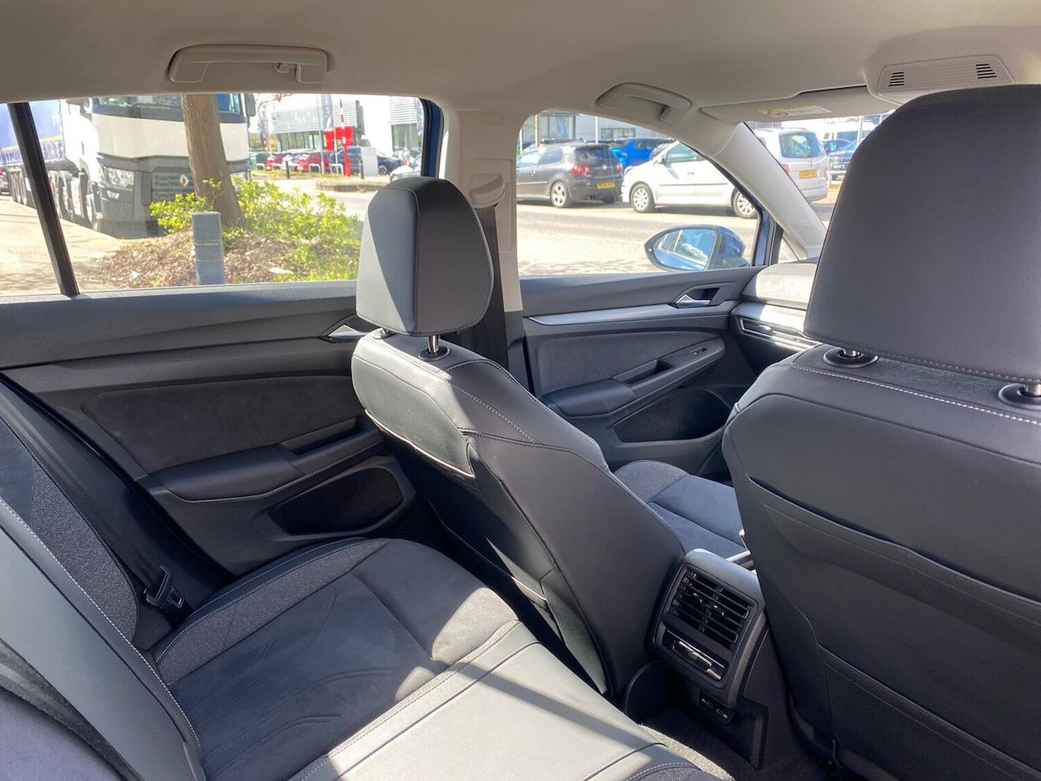 Used Volkswagen Golf 2025 for sale - 78193968: Photo 31