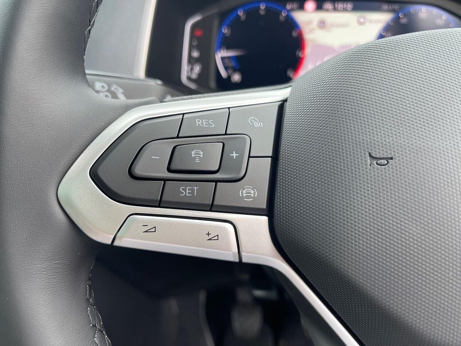 Used Volkswagen T-Roc 2025 for sale - 77487764: Photo 25