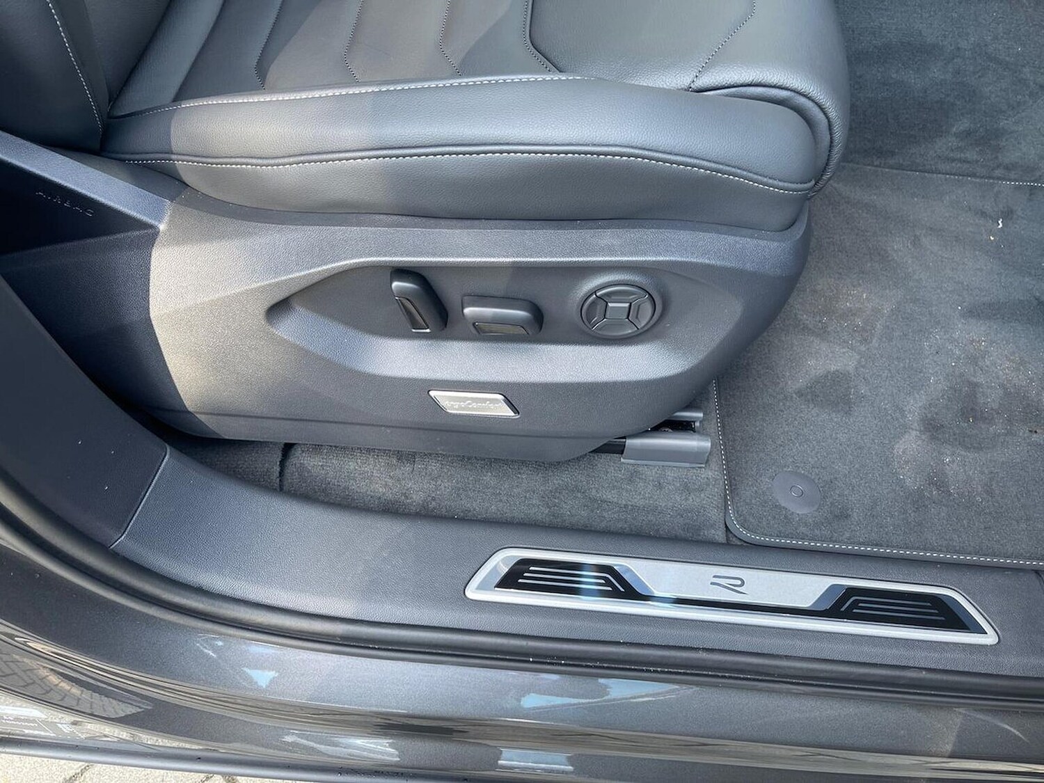 Used Volkswagen Touareg 2025 for sale - 76149621: Photo 30