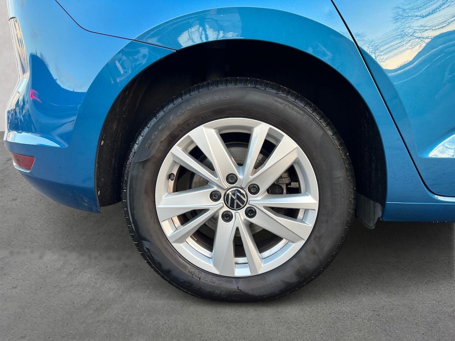 Used Volkswagen Touran 2021 for sale - 76611643: Photo 6