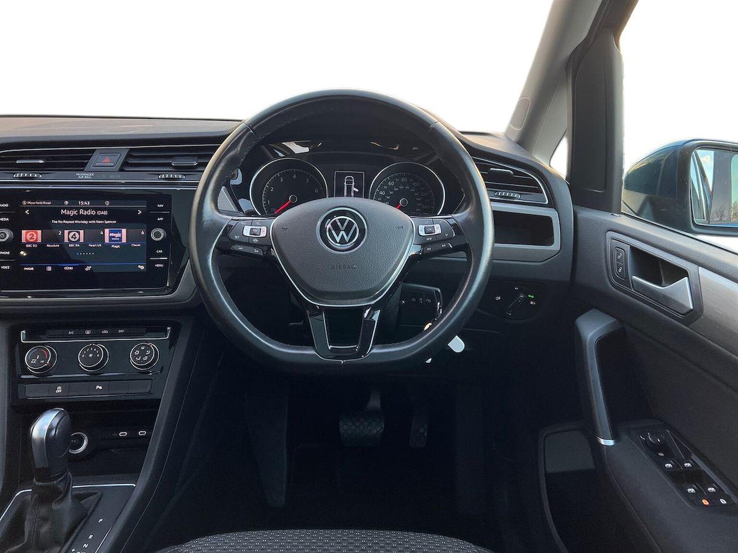 Used Volkswagen Touran 2021 for sale - 76611643: Photo 9