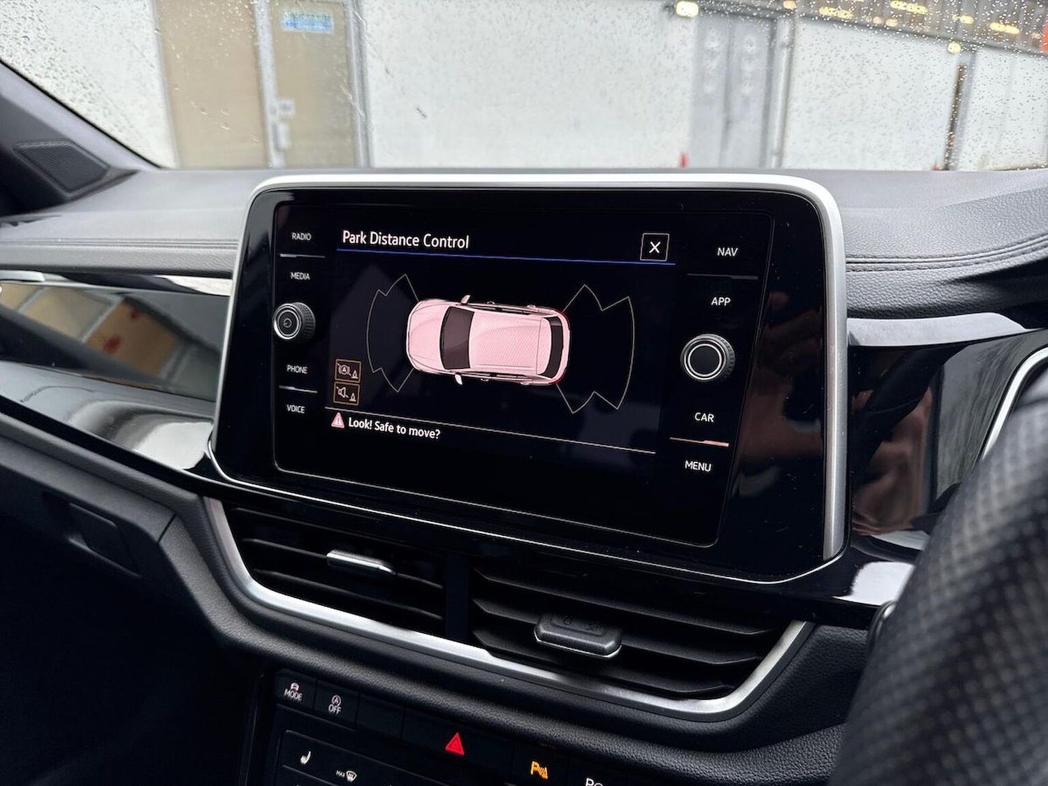 Used Volkswagen T-Roc 2023 for sale - 76455288: Photo 11