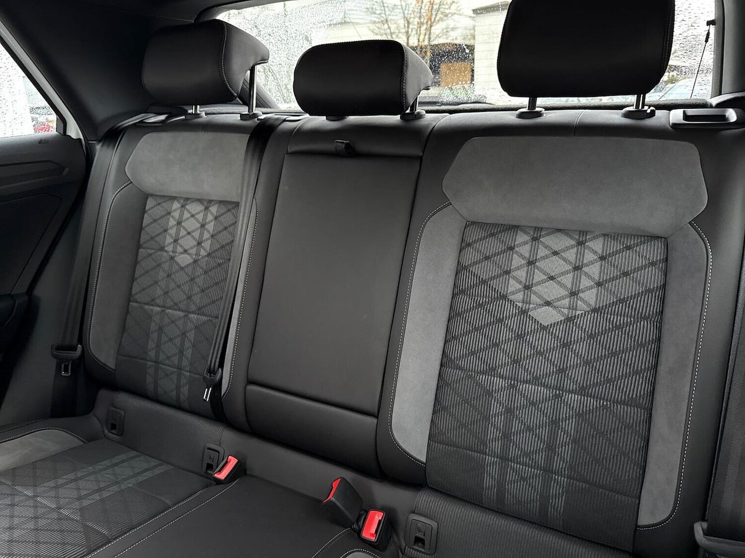 Used Volkswagen T-Roc 2023 for sale - 76455288: Photo 16