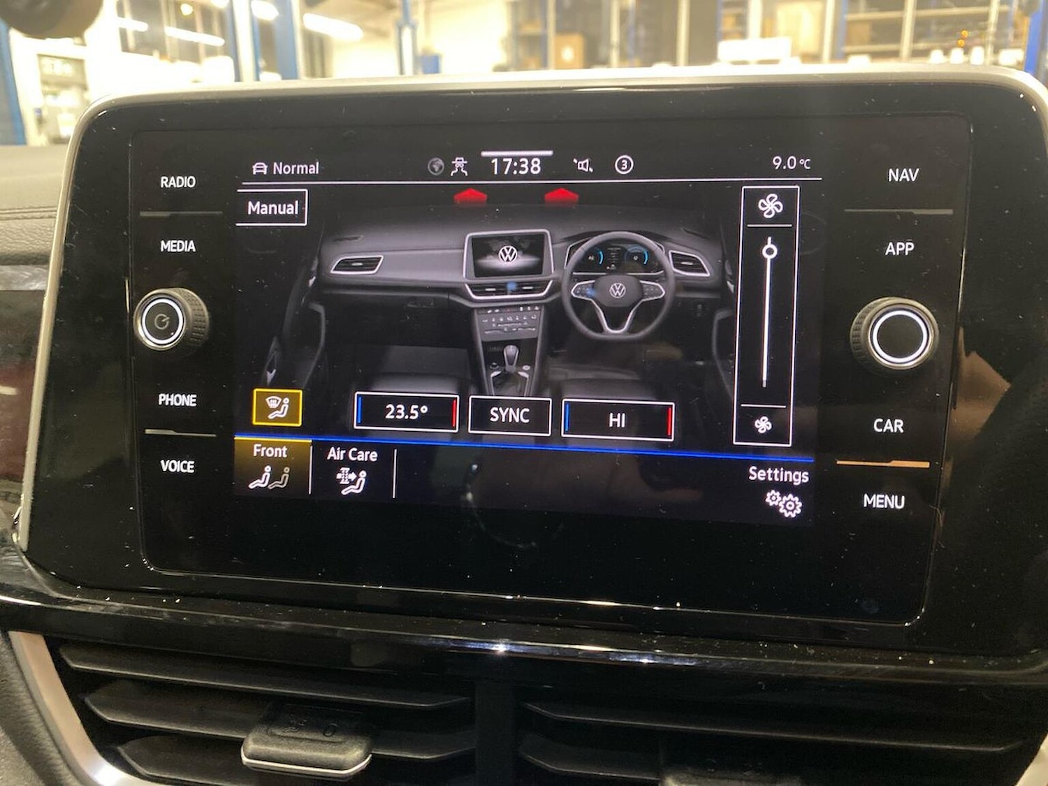 Used Volkswagen T-Roc 2022 for sale - 77023468: Photo 27