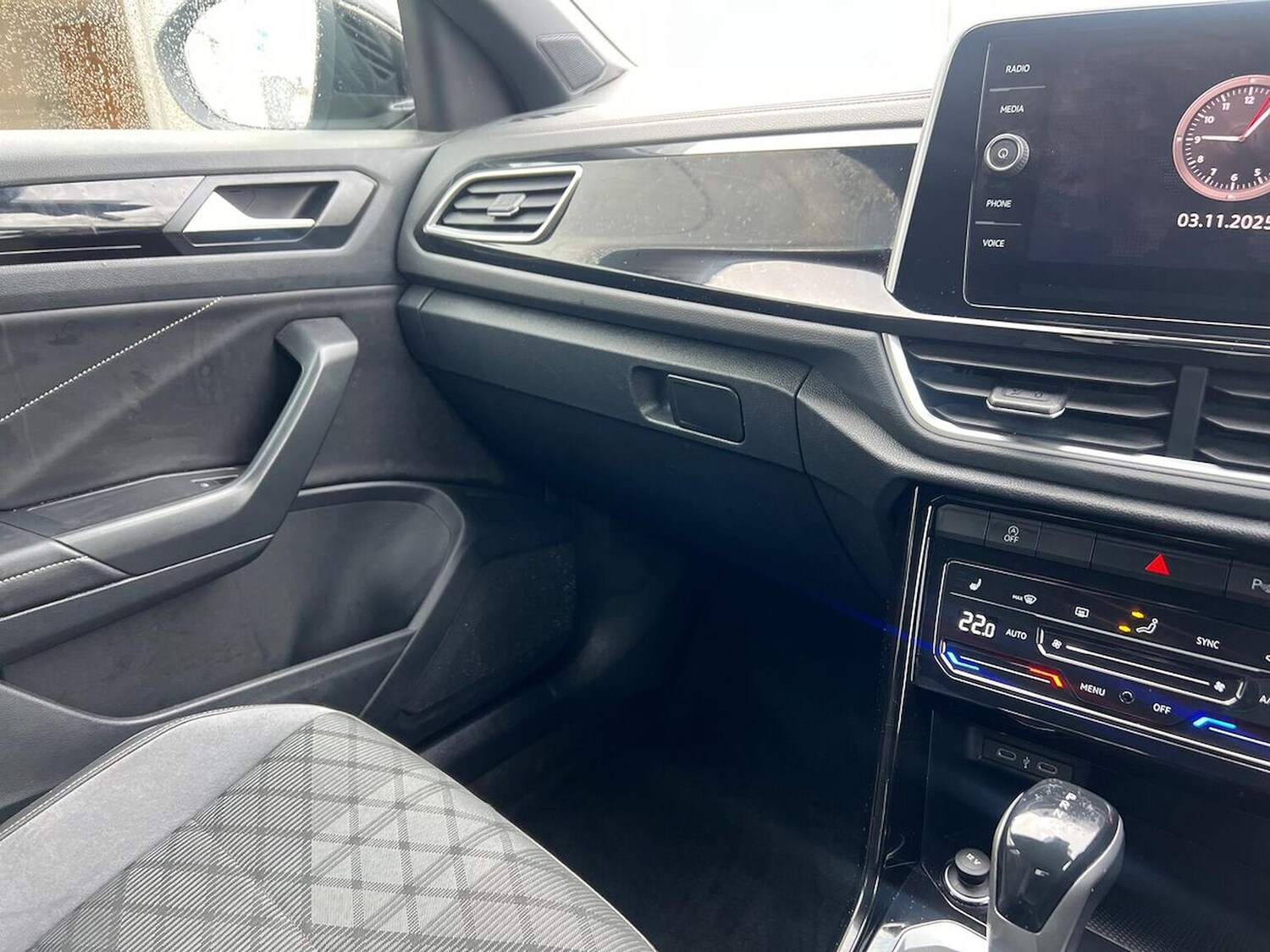 Used Volkswagen T-Roc 2023 for sale - 76449576: Photo 13