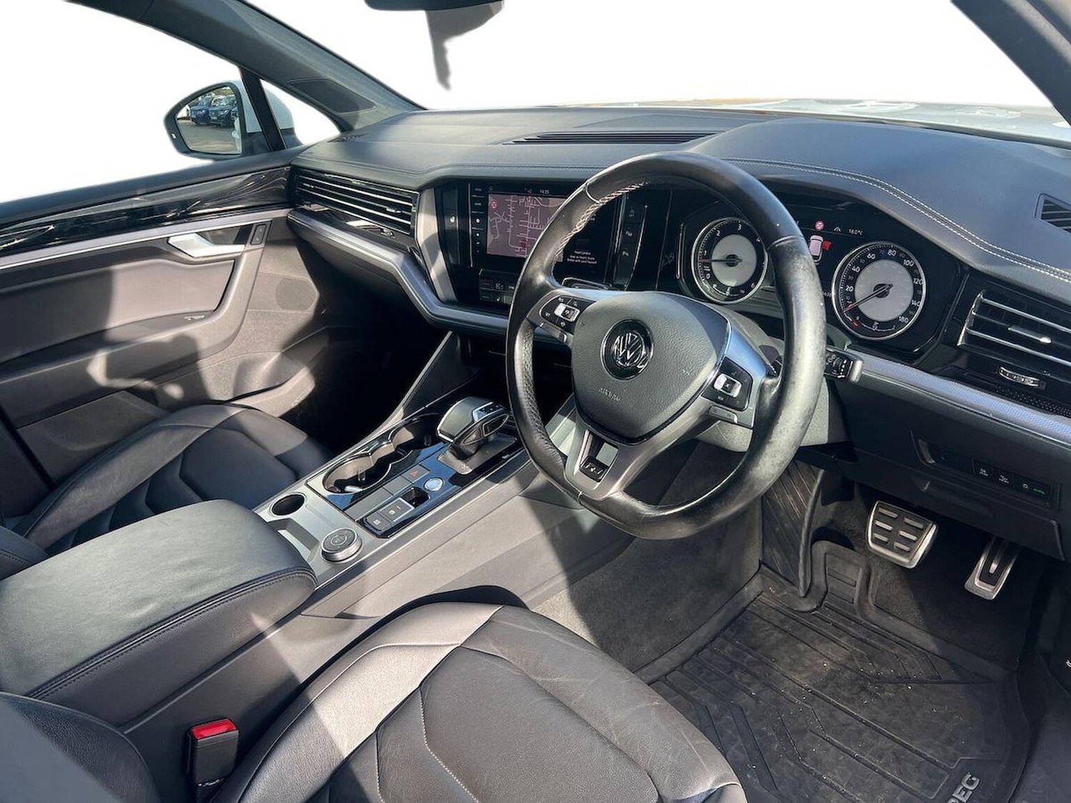 Used Volkswagen Touareg 2019 for sale - 76932275: Photo 15