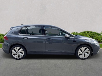 Used Volkswagen Golf 2024 for sale - 75958391: Photo
