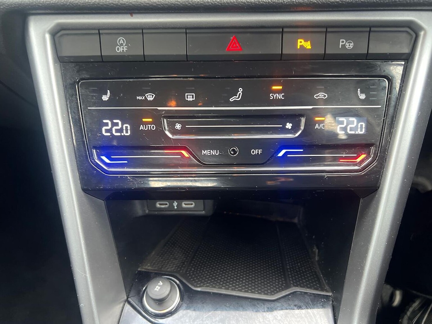 Used Volkswagen T-Roc 2023 for sale - 76770109: Photo 12