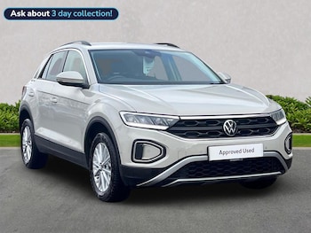 Used Volkswagen T-Roc 2023 for sale - 76770109: Photo